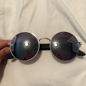 Grafik Plastic Sunglasses